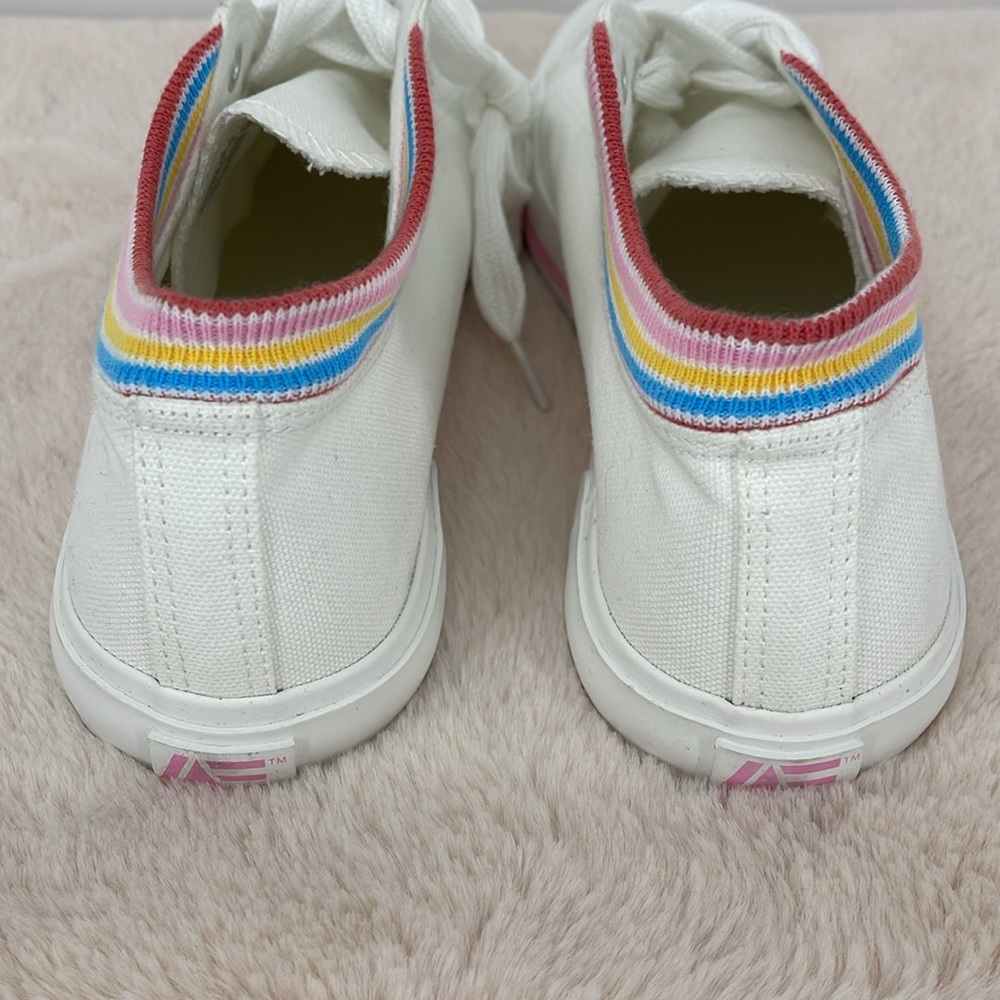 AMERICAN EAGLE WOMENS SIZE 10 White Canvas Sneakers with Rainbow Trim - Picture 4 of 7